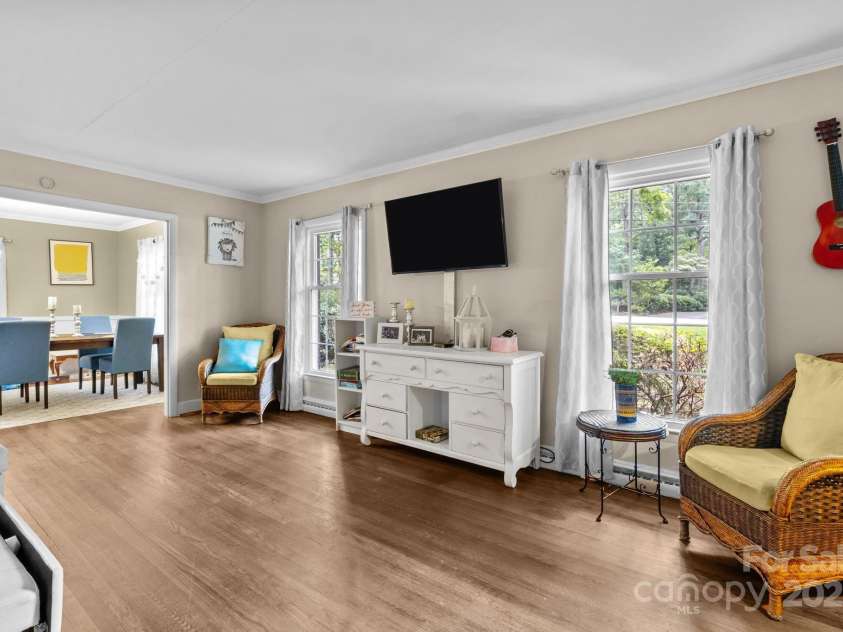 710 Owens Drive, Gastonia, NC 28054.  MLS# CAR4293681, YatesRealty ID 33309. 