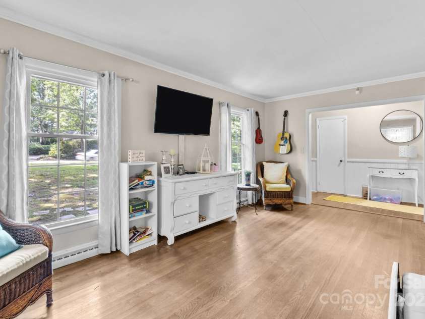 710 Owens Drive, Gastonia, NC 28054.  MLS# CAR4293681, YatesRealty ID 33309. 