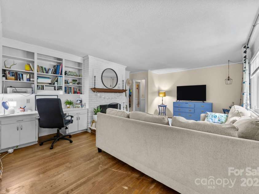 710 Owens Drive, Gastonia, NC 28054.  MLS# CAR4293681, YatesRealty ID 33309. 