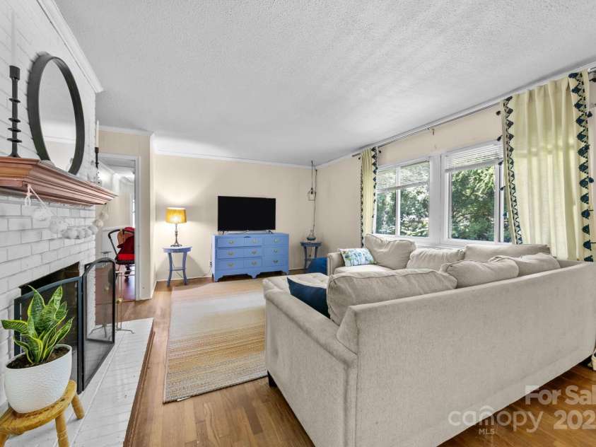 710 Owens Drive, Gastonia, NC 28054.  MLS# CAR4293681, YatesRealty ID 33309. 