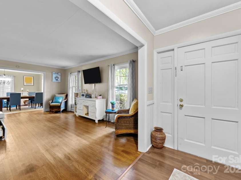 710 Owens Drive, Gastonia, NC 28054.  MLS# CAR4293681, YatesRealty ID 33309. 