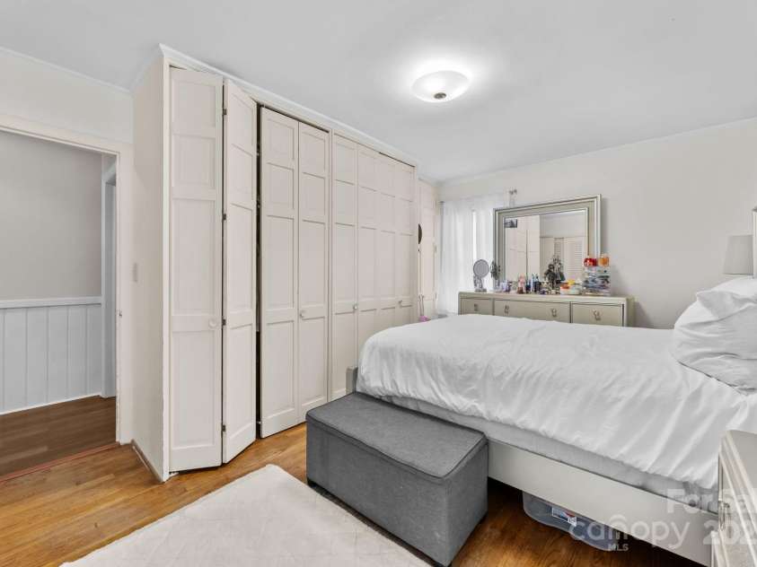 710 Owens Drive, Gastonia, NC 28054.  MLS# CAR4293681, YatesRealty ID 33309. 