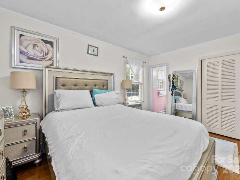 710 Owens Drive, Gastonia, NC 28054.  MLS# CAR4293681, YatesRealty ID 33309. 