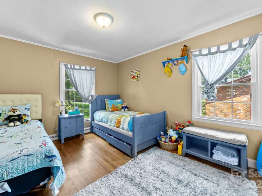 710 Owens Drive, Gastonia, NC 28054.  MLS# CAR4293681, YatesRealty ID 33309. 