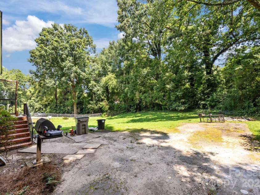 710 Owens Drive, Gastonia, NC 28054.  MLS# CAR4293681, YatesRealty ID 33309. 