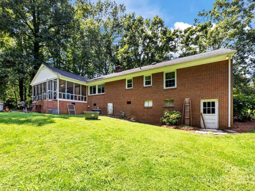 710 Owens Drive, Gastonia, NC 28054.  MLS# CAR4293681, YatesRealty ID 33309. 