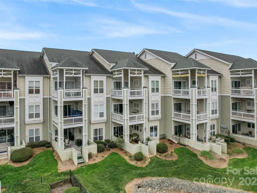 18832 Nautical Drive, Cornelius, NC 28031.  MLS# CAR4231372, YatesRealty ID 3331. 