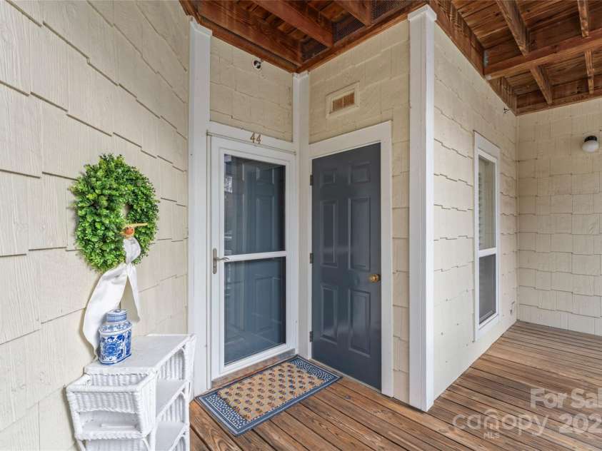 18832 Nautical Drive, Cornelius, NC 28031.  MLS# CAR4231372, YatesRealty ID 3331. 