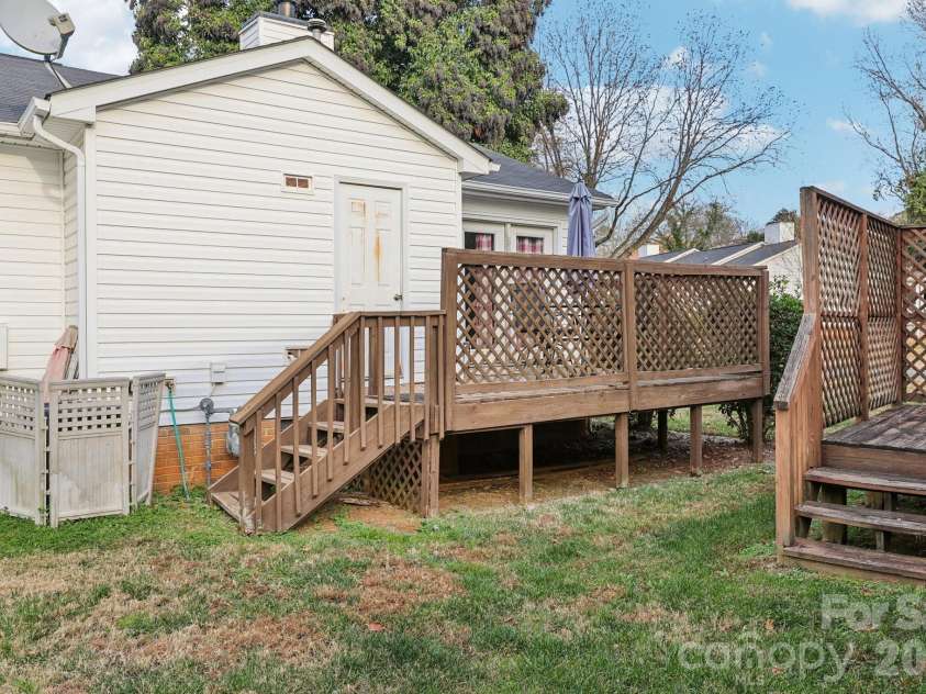 6042 Crape Myrtle Lane, Charlotte, NC 28216.  MLS# CAR4325021, YatesRealty ID 3331. Rear Exterior