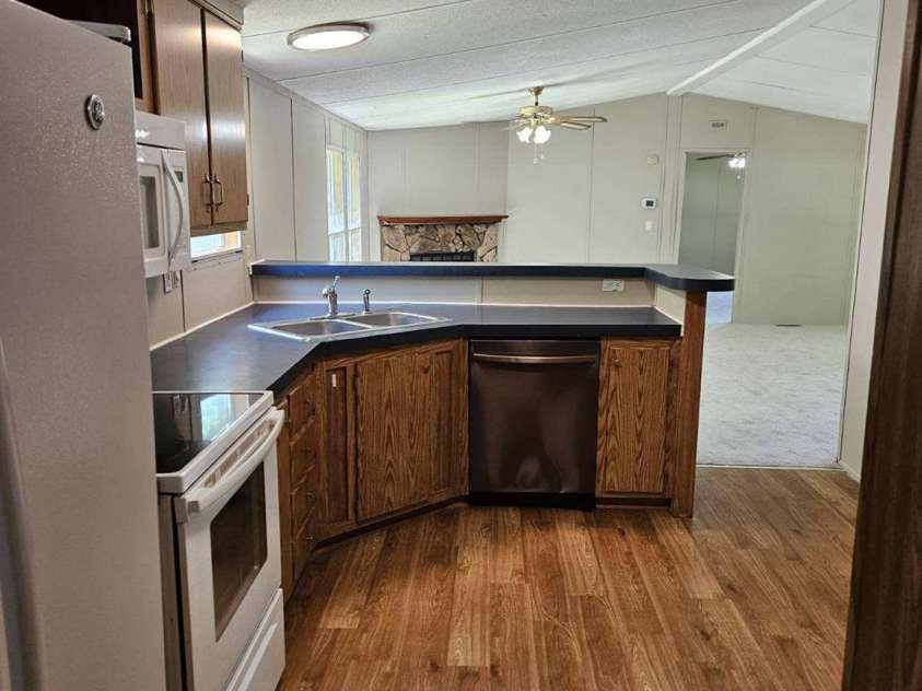 142 crown Court, Kings Mountain, NC 28086.  MLS# CAR4291401, YatesRealty ID 33310. 