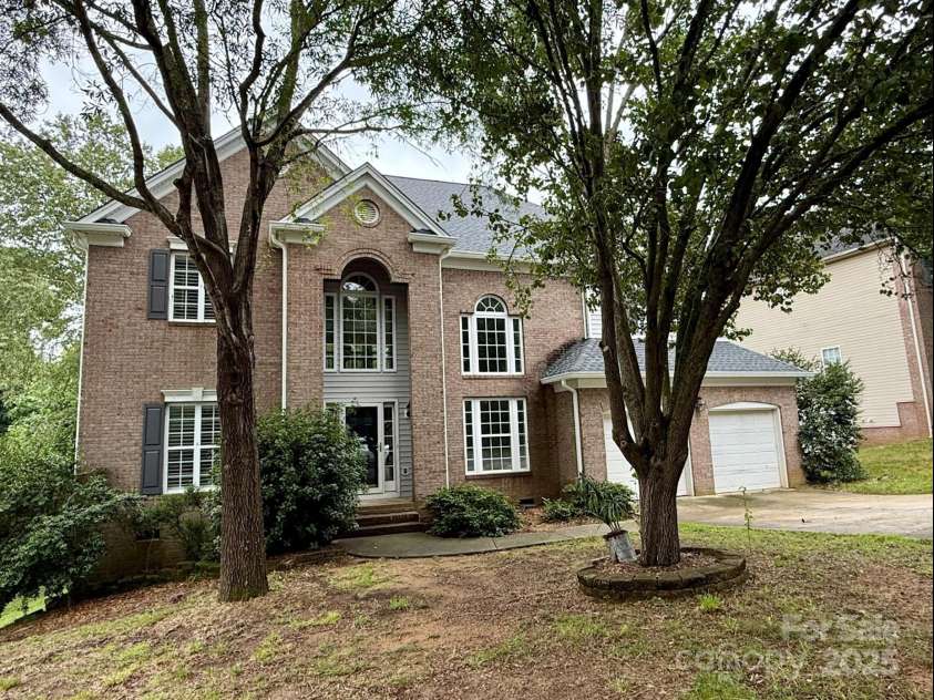 11017 Valley Spring Drive, Charlotte, NC 28277.  MLS# CAR4290069, YatesRealty ID 33311. 