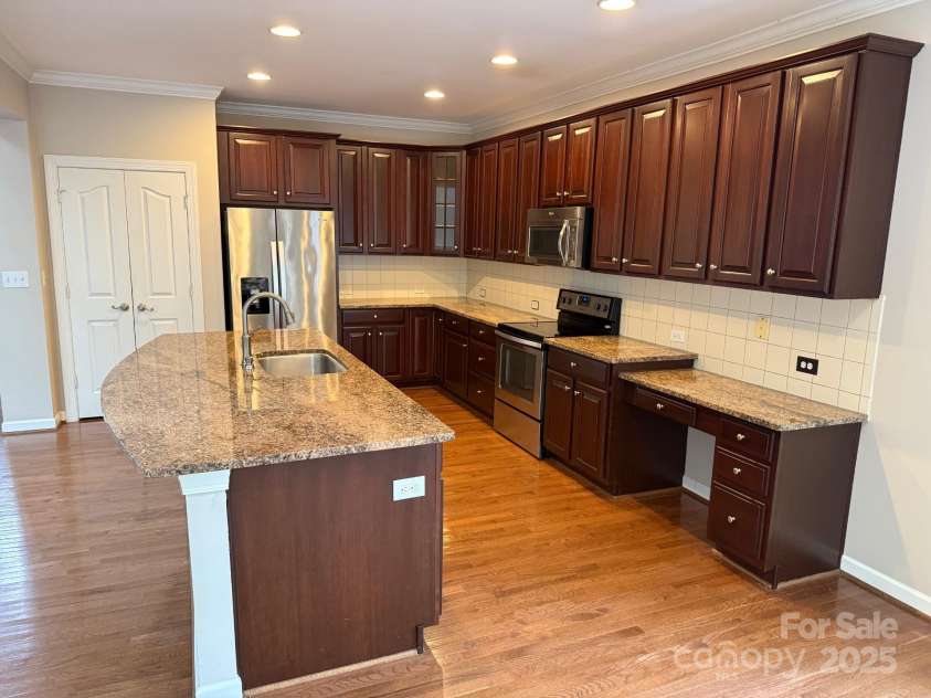 11017 Valley Spring Drive, Charlotte, NC 28277.  MLS# CAR4290069, YatesRealty ID 33311. 