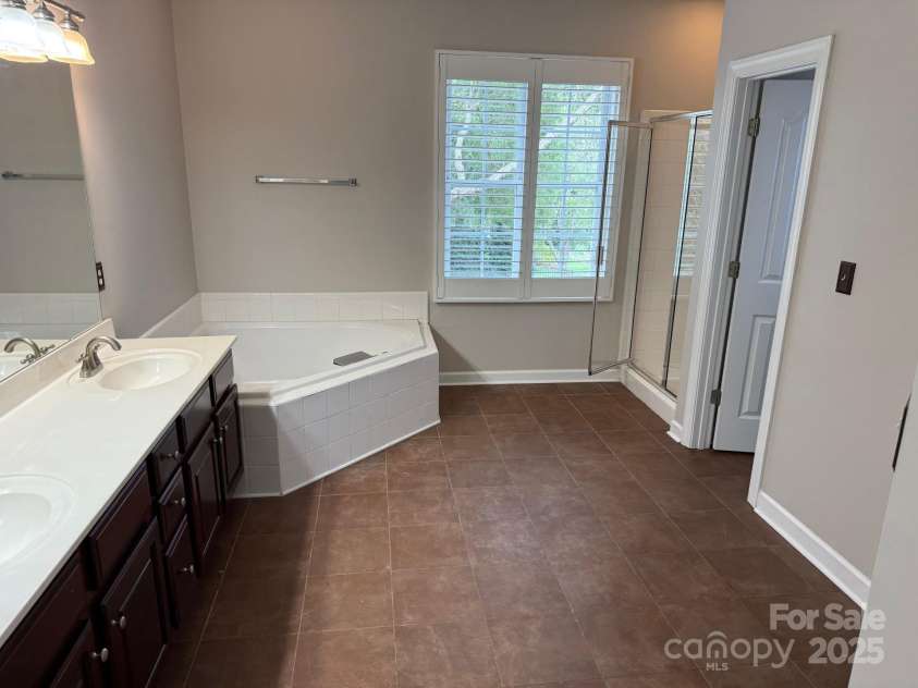 11017 Valley Spring Drive, Charlotte, NC 28277.  MLS# CAR4290069, YatesRealty ID 33311. 