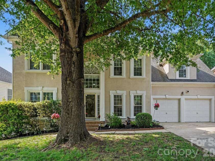 5917 Nuthatch Court, Charlotte, NC 28277.  MLS# CAR4397749, YatesRealty ID 33311. 