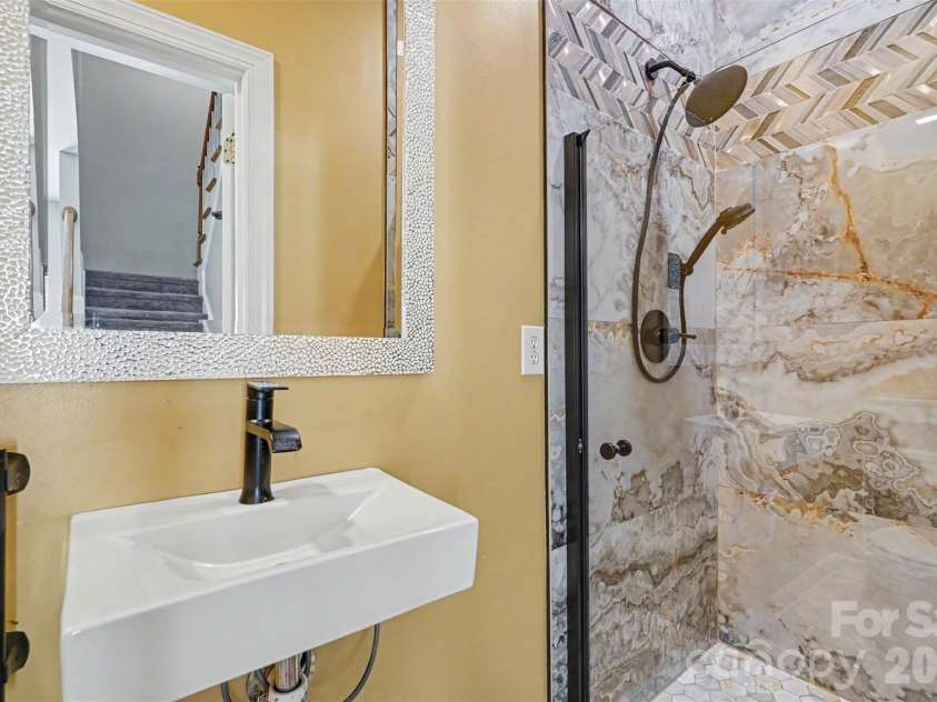 5917 Nuthatch Court, Charlotte, NC 28277.  MLS# CAR4397749, YatesRealty ID 33311. 