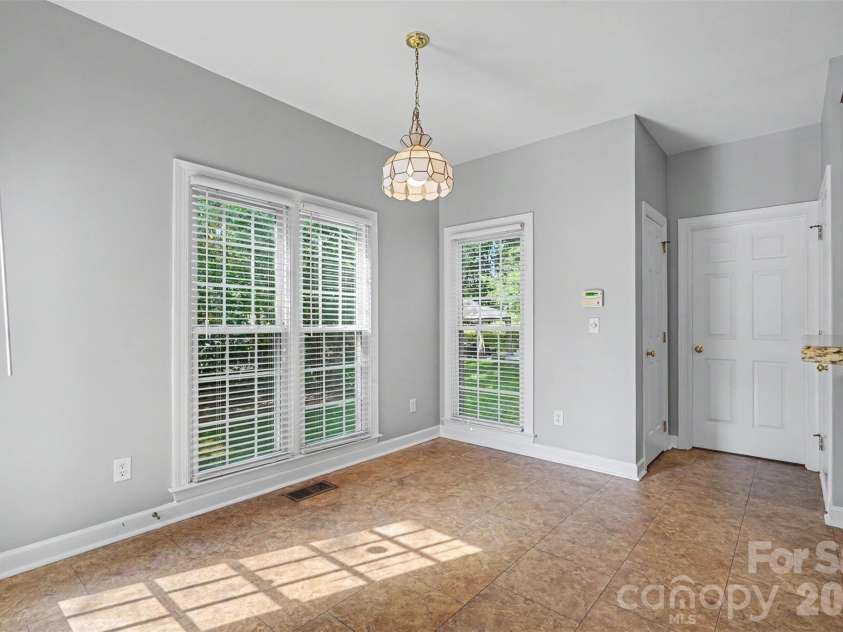 5917 Nuthatch Court, Charlotte, NC 28277.  MLS# CAR4397749, YatesRealty ID 33311. 