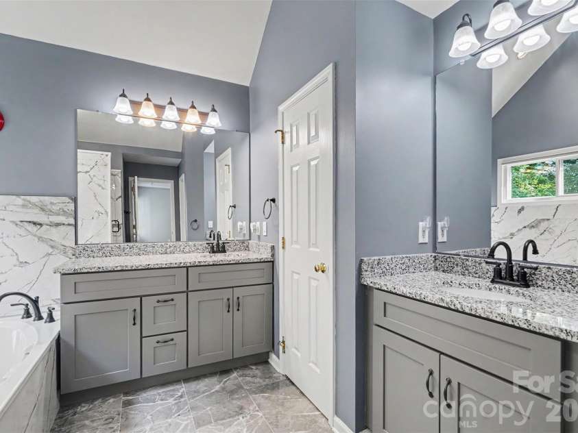 5917 Nuthatch Court, Charlotte, NC 28277.  MLS# CAR4397749, YatesRealty ID 33311. 