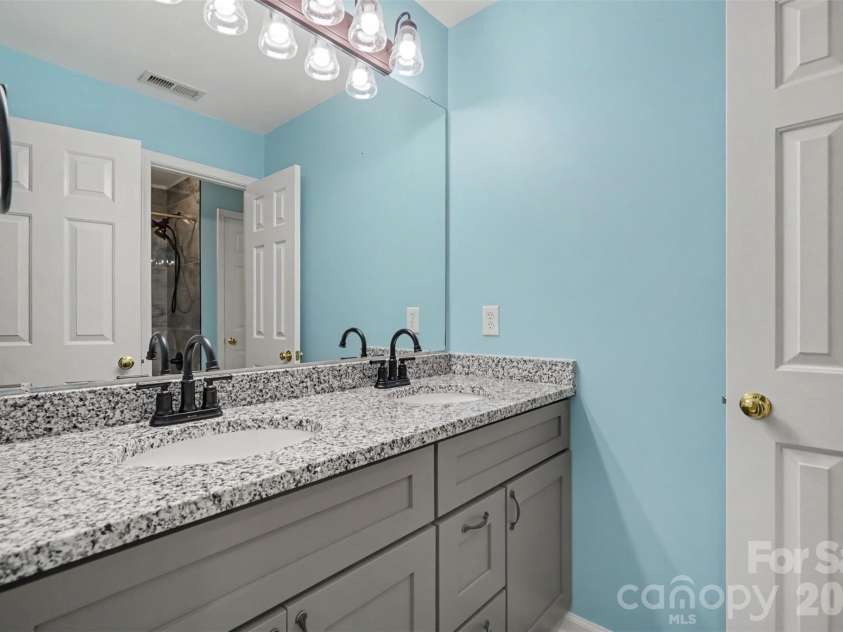 5917 Nuthatch Court, Charlotte, NC 28277.  MLS# CAR4397749, YatesRealty ID 33311. 