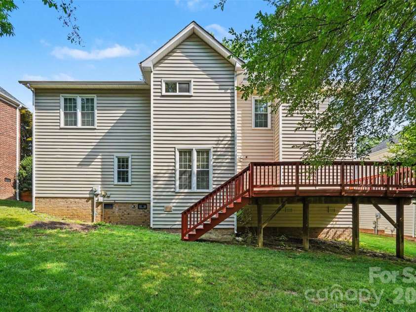 5917 Nuthatch Court, Charlotte, NC 28277.  MLS# CAR4397749, YatesRealty ID 33311. 