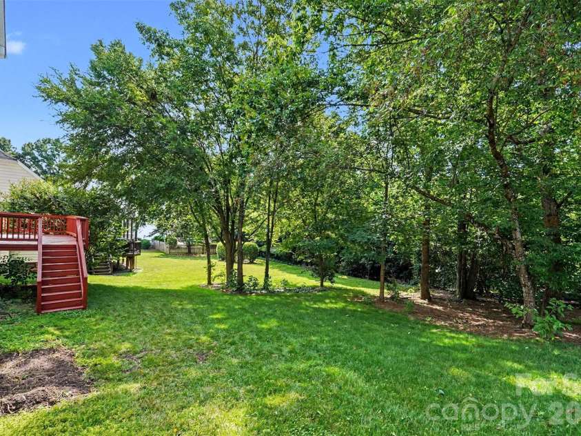 5917 Nuthatch Court, Charlotte, NC 28277.  MLS# CAR4397749, YatesRealty ID 33311. 