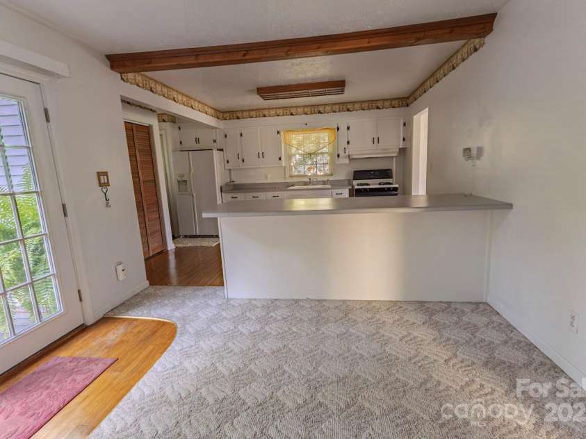 921 8th Avenue, Gastonia, NC 28054.  MLS# CAR4289650, YatesRealty ID 33312. 