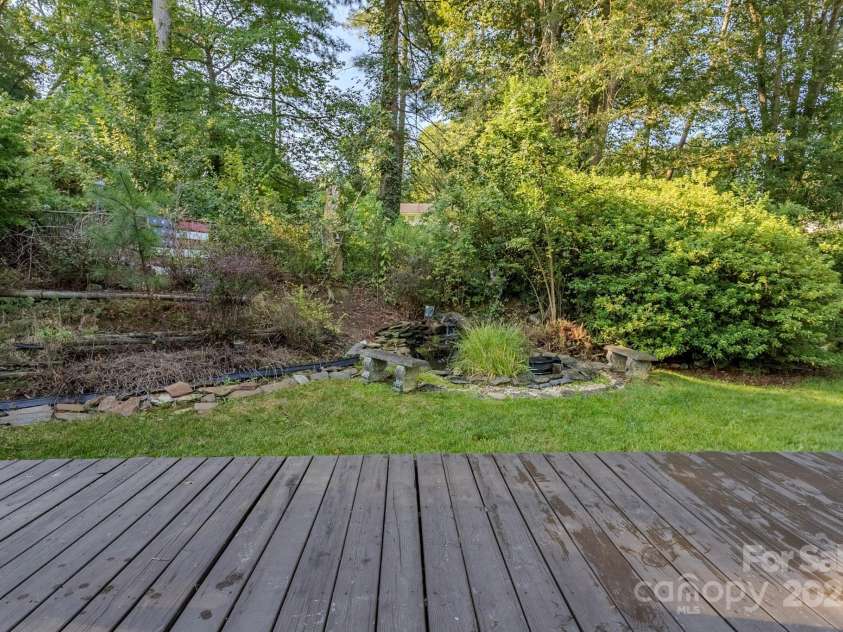 921 8th Avenue, Gastonia, NC 28054.  MLS# CAR4289650, YatesRealty ID 33312. 