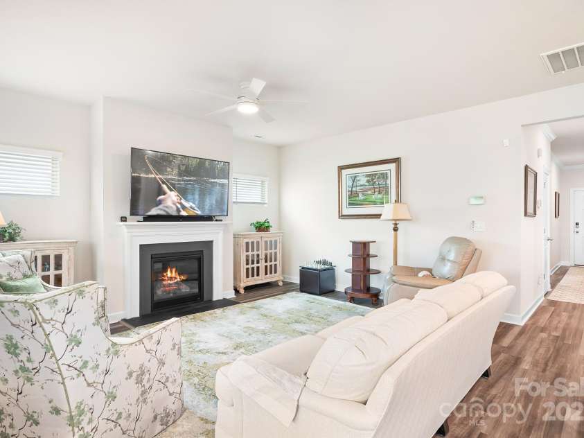 1885 Lotus Lane, Denver, NC 28037.  MLS# CAR4290620, YatesRealty ID 33314. You'll fall in love with this wonderful open floor plan.