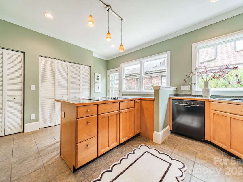 2342 7th Street, Charlotte, NC 28204.  MLS# CAR4284230, YatesRealty ID 33315. 