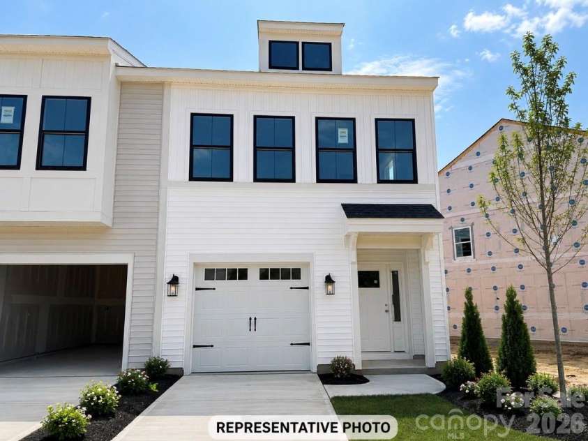 5836 Salamander Run Lane, Charlotte, NC 28215.  MLS# CAR4395810, YatesRealty ID 33315. 