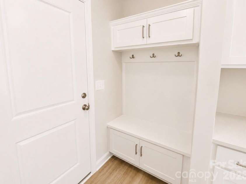 3630 Teslow Drive, Charlotte, NC 28215.  MLS# CAR4386788, YatesRealty ID 33316. 