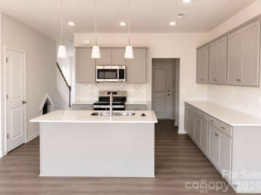 3622 Teslow Drive, Charlotte, NC 28215.  MLS# CAR4388110, YatesRealty ID 33317. 
