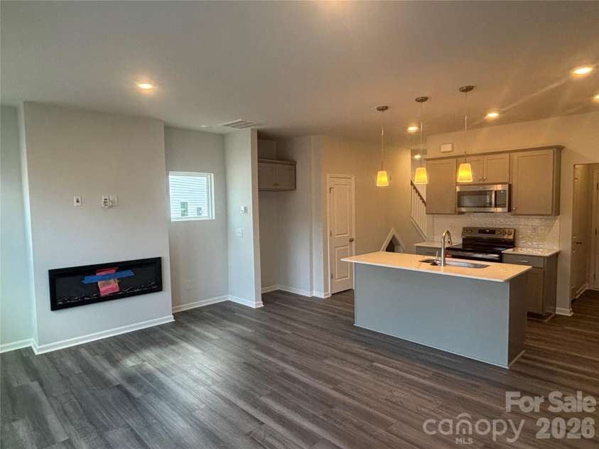 3622 Teslow Drive, Charlotte, NC 28215.  MLS# CAR4388110, YatesRealty ID 33317. 