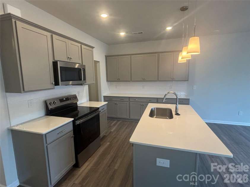 3622 Teslow Drive, Charlotte, NC 28215.  MLS# CAR4388110, YatesRealty ID 33317. 