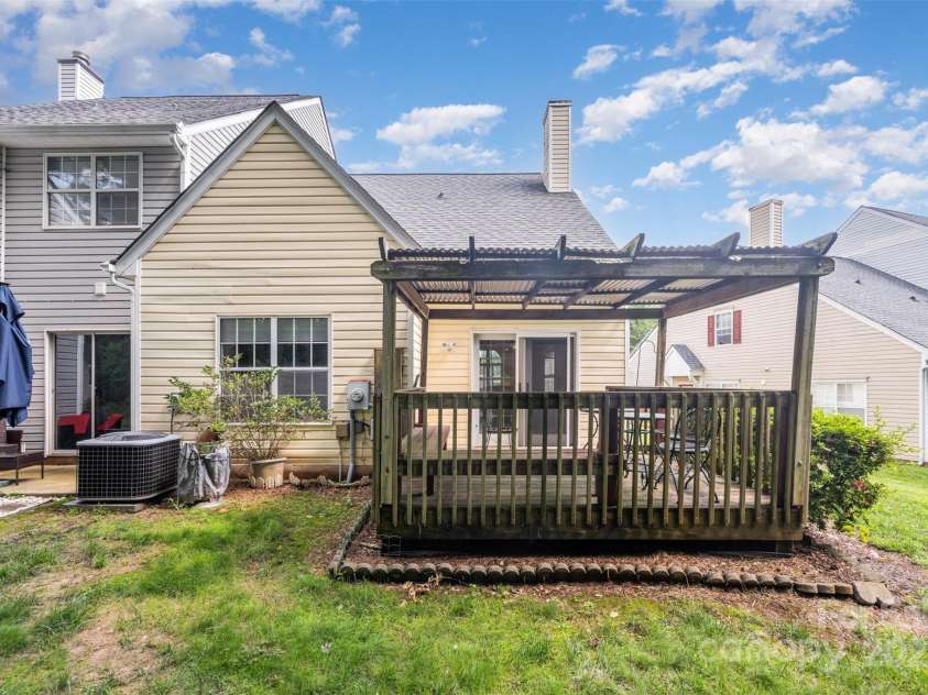 5884 Prescott Court, Charlotte, NC 28269.  MLS# CAR4263985, YatesRealty ID 33317. Backyard