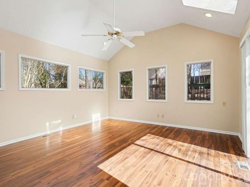 14115 Canvasback Drive, Charlotte, NC 28273.  MLS# CAR4337822, YatesRealty ID 33318. Den/Sunroom