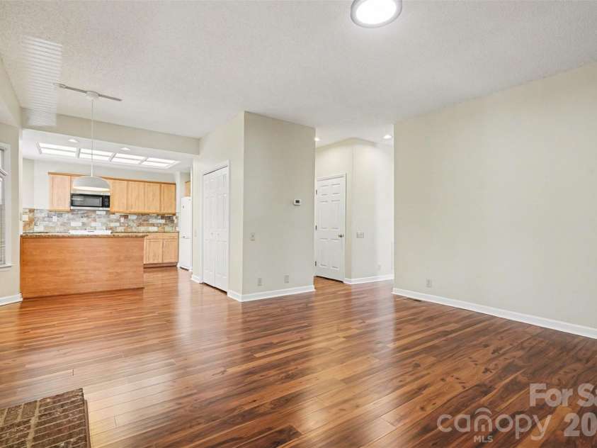 14115 Canvasback Drive, Charlotte, NC 28273.  MLS# CAR4337822, YatesRealty ID 33318. Living Room