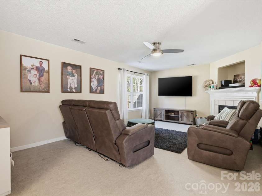 1280 Shenandoah Circle, Rock Hill, SC 29730.  MLS# CAR4336060, YatesRealty ID 3332. Spacious Living area with fireplace