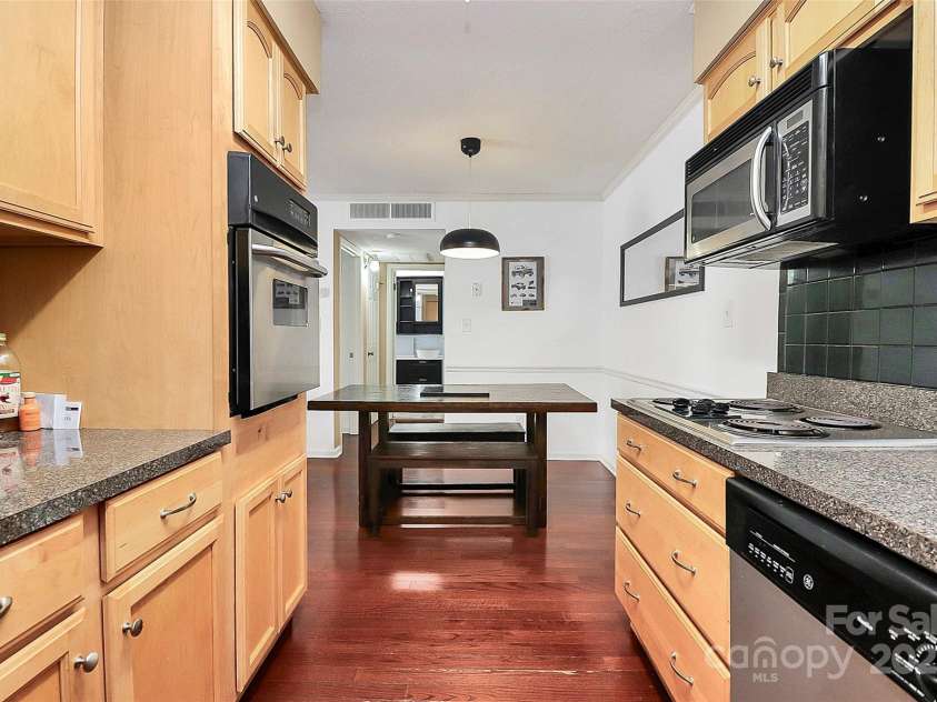 4743 Hedgemore Drive, Charlotte, NC 28209.  MLS# CAR4237932, YatesRealty ID 3332. 