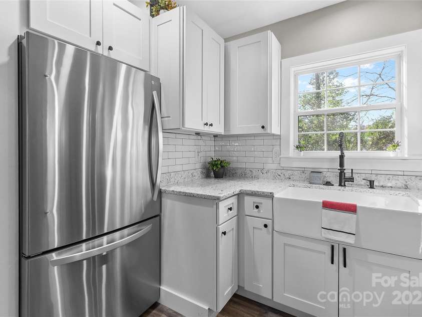 1522 Princess Place, Charlotte, NC 28208.  MLS# CAR4294296, YatesRealty ID 33321. 