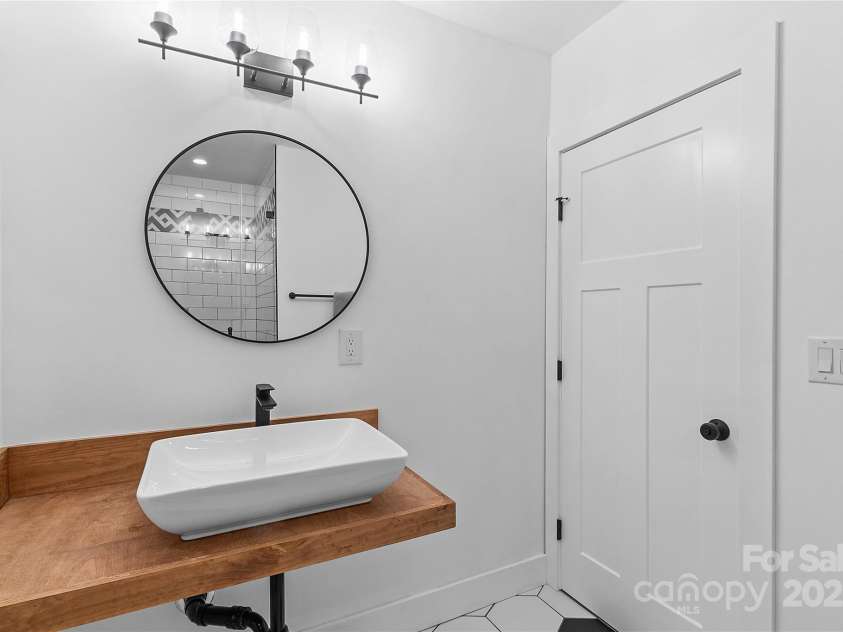 1522 Princess Place, Charlotte, NC 28208.  MLS# CAR4294296, YatesRealty ID 33321. 