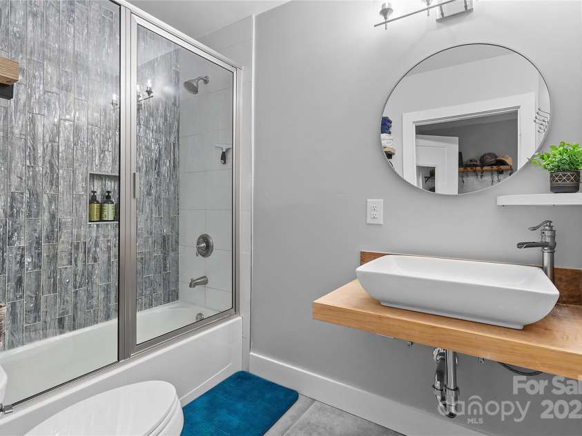1522 Princess Place, Charlotte, NC 28208.  MLS# CAR4294296, YatesRealty ID 33321. 