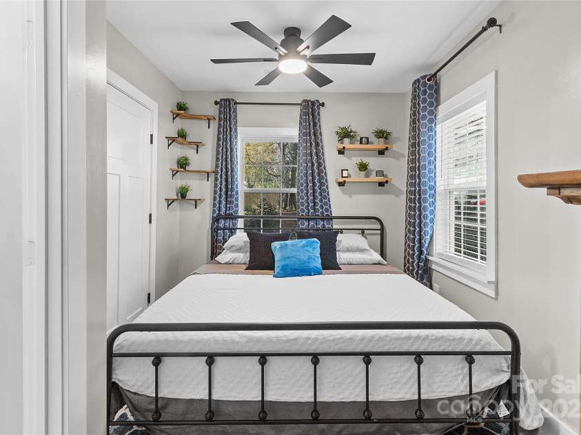 1522 Princess Place, Charlotte, NC 28208.  MLS# CAR4294296, YatesRealty ID 33321. 