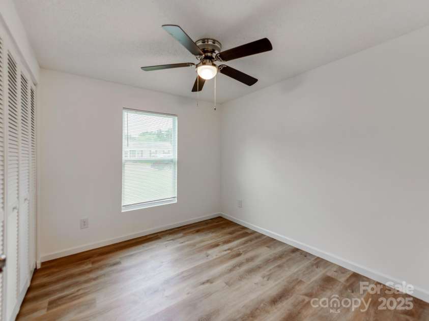 712 Vista Grande Circle, Charlotte, NC 28226.  MLS# CAR4292981, YatesRealty ID 33322. 