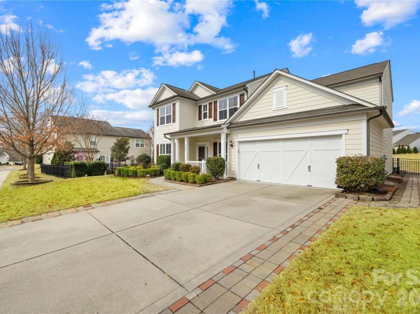 1084 Crescent Moon Drive, Fort Mill, SC 29715.  MLS# CAR4371724, YatesRealty ID 33323. 