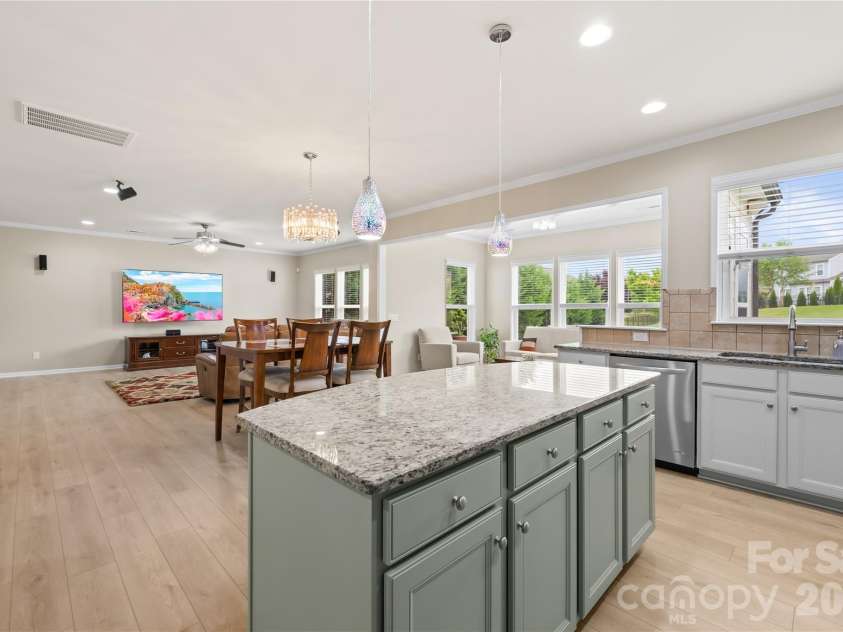 1084 Crescent Moon Drive, Fort Mill, SC 29715.  MLS# CAR4371724, YatesRealty ID 33323. 