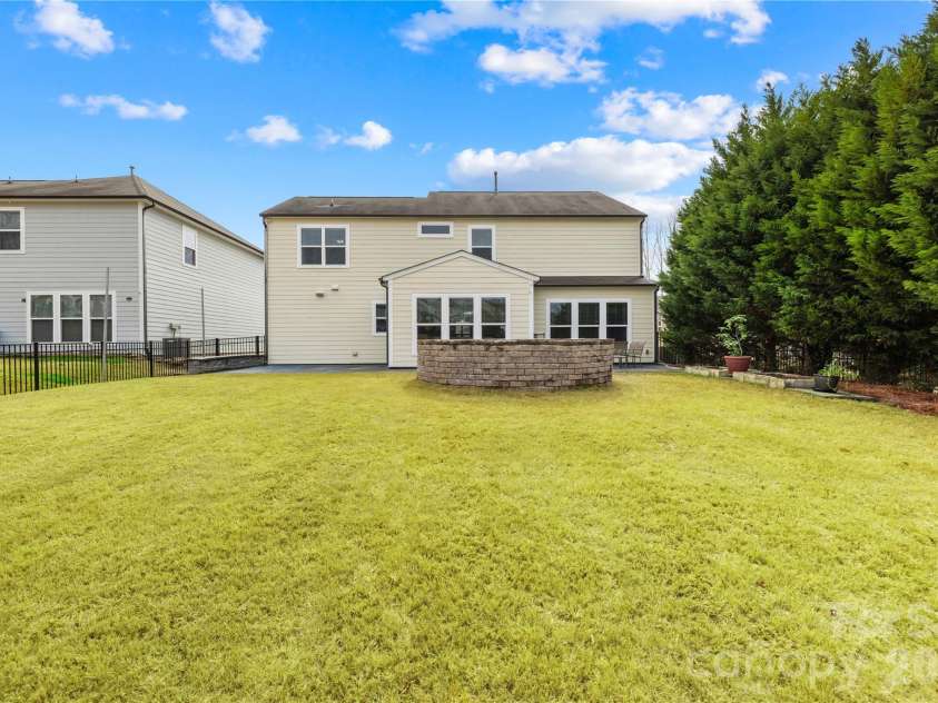 1084 Crescent Moon Drive, Fort Mill, SC 29715.  MLS# CAR4371724, YatesRealty ID 33323. 
