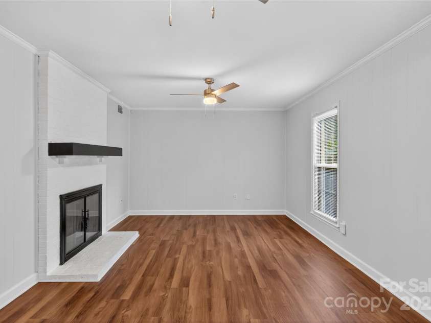 2736 Lawton Bluff Road, Charlotte, NC 28226.  MLS# CAR4290884, YatesRealty ID 33323. 