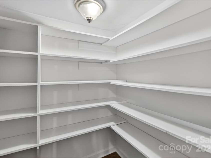 2736 Lawton Bluff Road, Charlotte, NC 28226.  MLS# CAR4290884, YatesRealty ID 33323. 