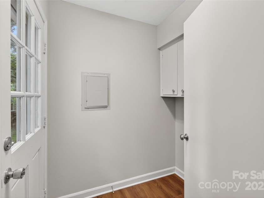 2736 Lawton Bluff Road, Charlotte, NC 28226.  MLS# CAR4290884, YatesRealty ID 33323. 