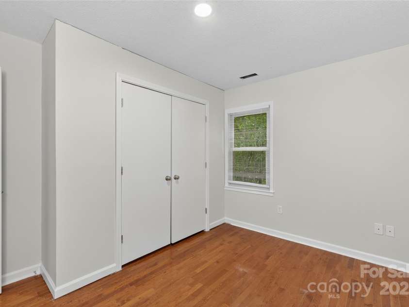 2736 Lawton Bluff Road, Charlotte, NC 28226.  MLS# CAR4290884, YatesRealty ID 33323. 
